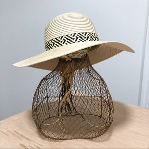 ‼️SOLD‼️ Straw Floppy Hat with Black Striped Hat Band